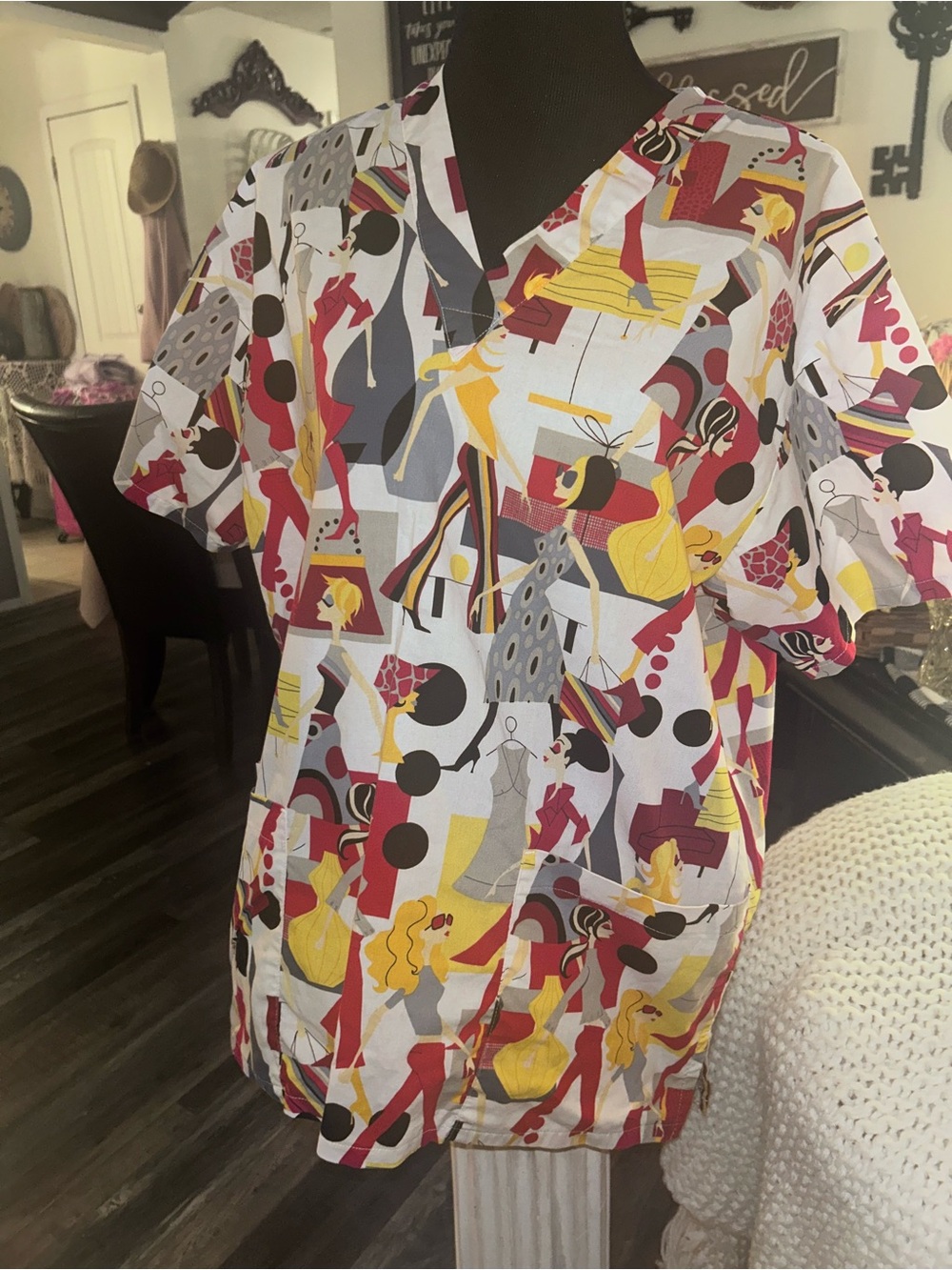 Peaches Women's Scrub Top Sz M Medical Dental Nurse Glamour Girls